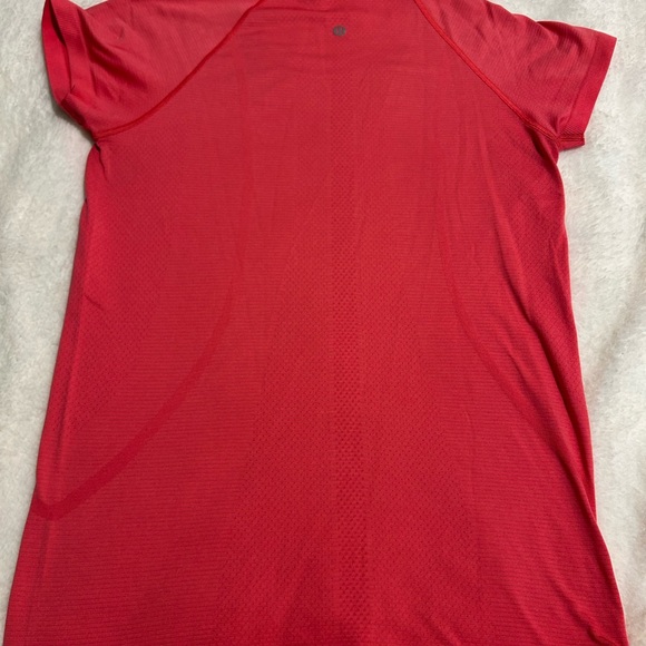 Lululemon swiftly T size 10 - Picture 2 of 2